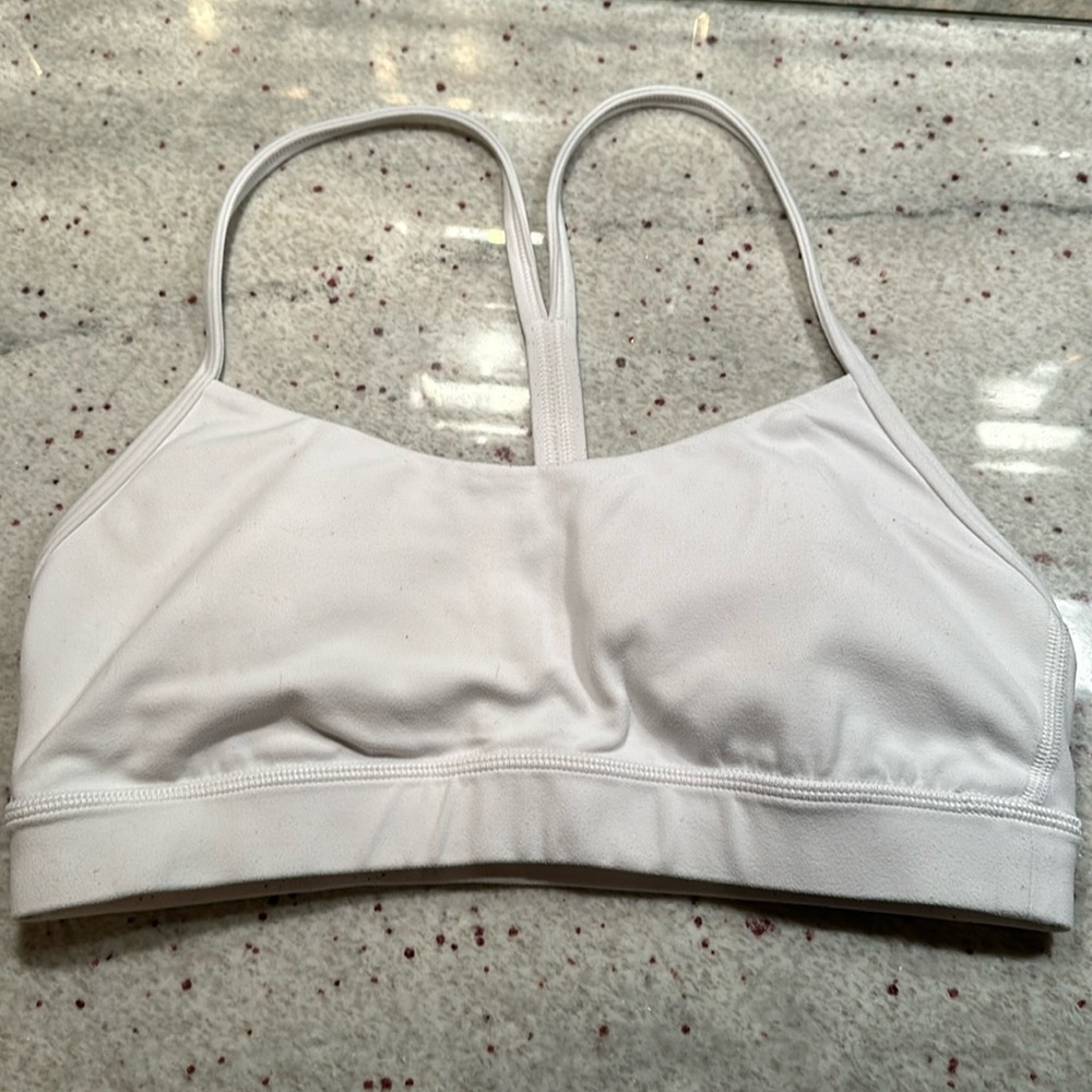 Lululemon sports bra size 6